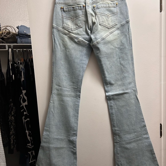 NWT “BLUMARINE” FLARE JEANS/40IT TALL/MID-HIGH RISE/LIGHT BLUE/GORGEOUS! - Picture 2 of 11